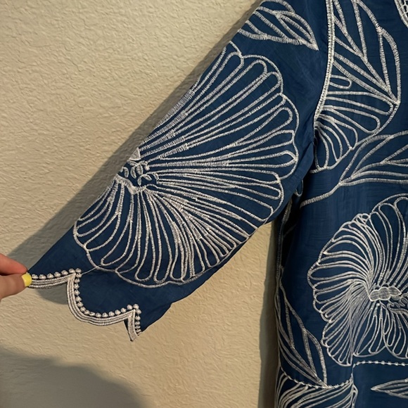 Chico’s Blue and White embroidered top - Picture 3 of 5